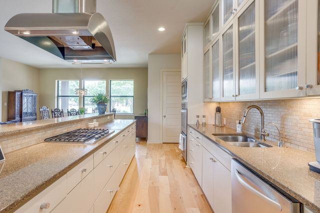 5604 Medinah Court, Granbury, TX 76049