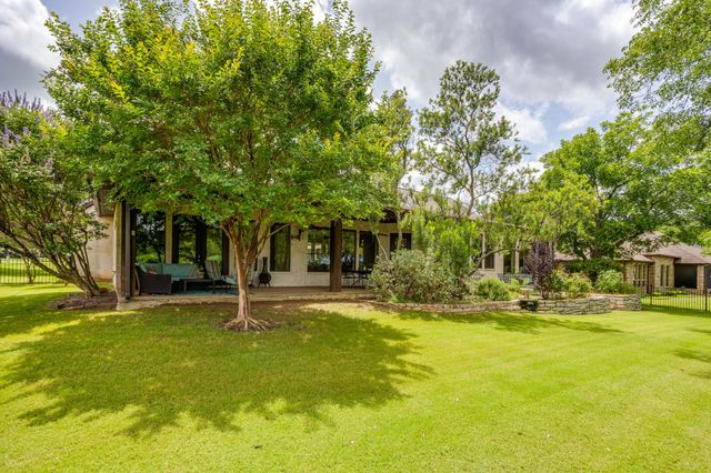 5604 Medinah Court, Granbury, TX 76049