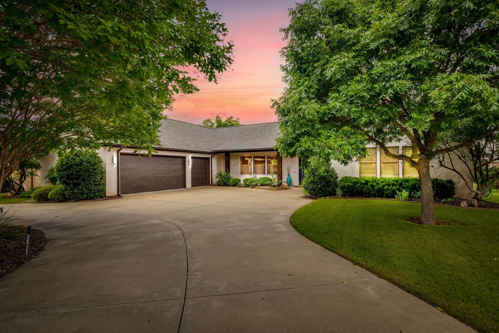 5604 Medinah Court, Granbury, TX 76049