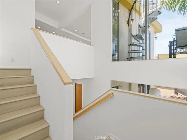 702 10th, Hermosa Beach, CA 90254