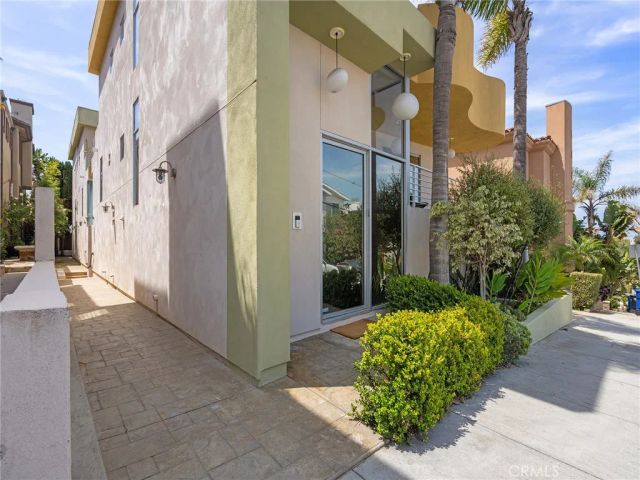 702 10th, Hermosa Beach, CA 90254