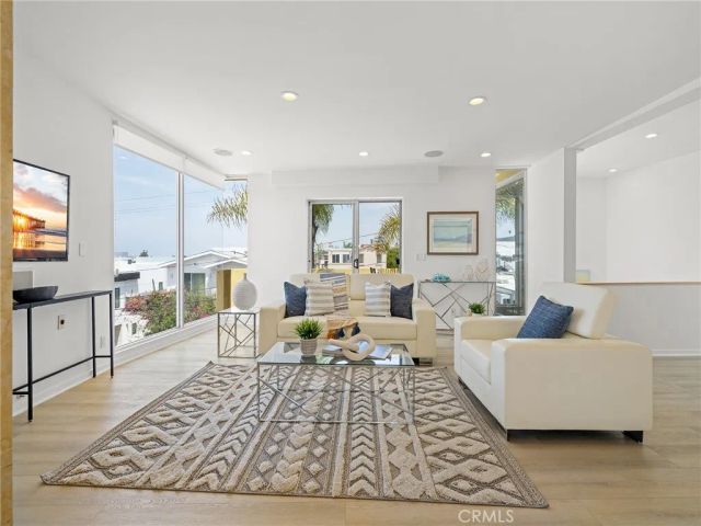 702 10th, Hermosa Beach, CA 90254