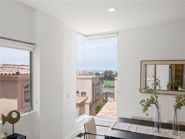 702 10th, Hermosa Beach, CA 90254