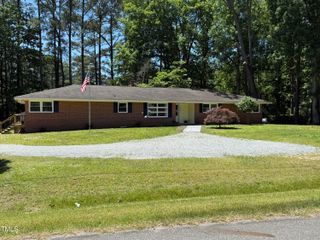 106 N Lakeside Drive, Smithfield, NC 27577