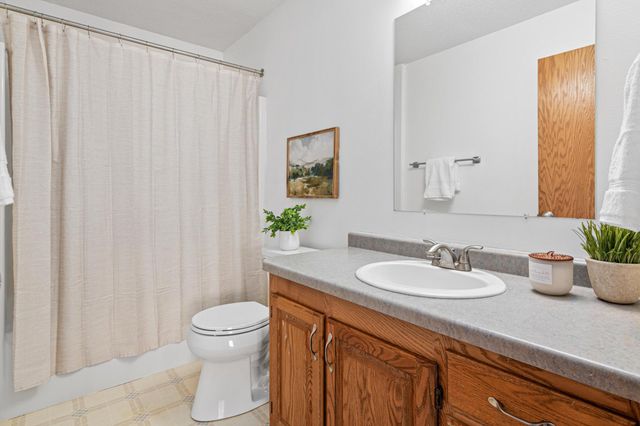 1016 W Ridge Court, New Richmond, WI 54017