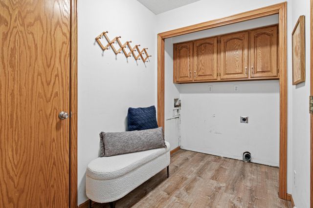 1016 W Ridge Court, New Richmond, WI 54017