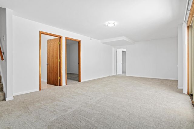 1016 W Ridge Court, New Richmond, WI 54017