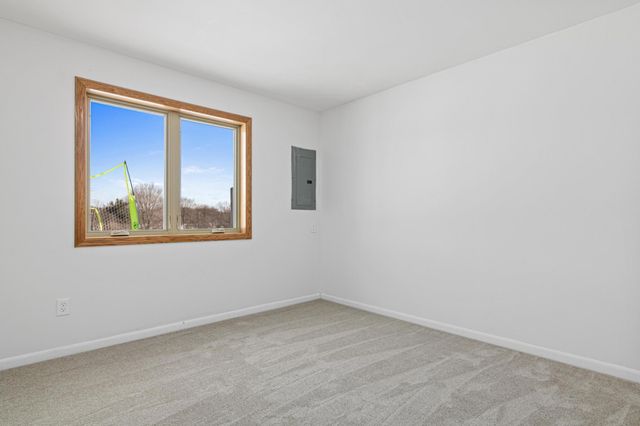 1016 W Ridge Court, New Richmond, WI 54017