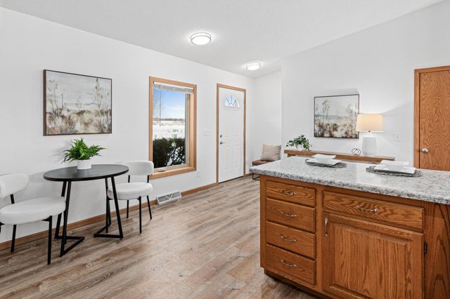 1016 W Ridge Court, New Richmond, WI 54017