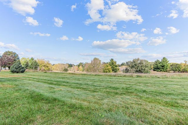 1016 W Ridge Court, New Richmond, WI 54017