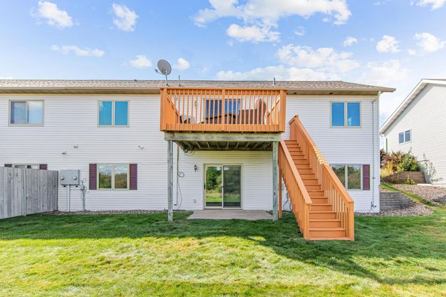 1016 W Ridge Court, New Richmond, WI 54017