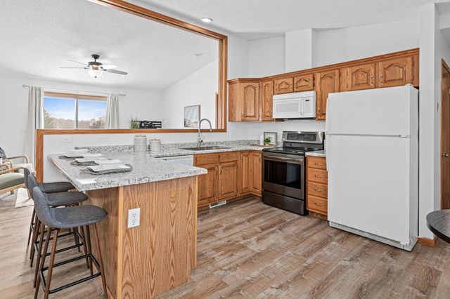 1016 W Ridge Court, New Richmond, WI 54017