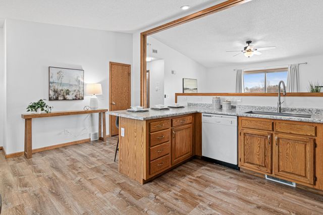 1016 W Ridge Court, New Richmond, WI 54017