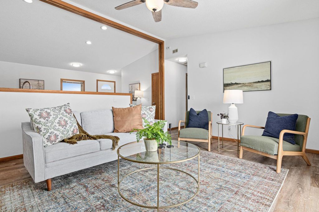 1016 W Ridge Court, New Richmond, WI 54017