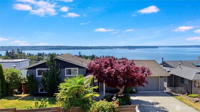 5530 Frances Avenue NE, Tacoma, WA 98422