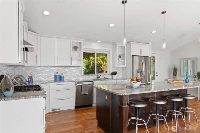 5530 Frances Avenue NE, Tacoma, WA 98422