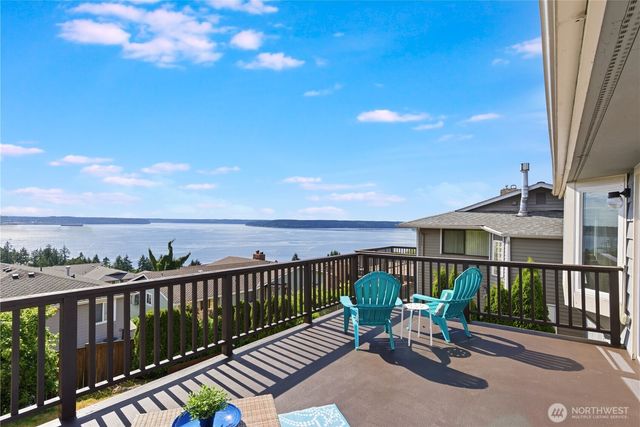 5530 Frances Avenue NE, Tacoma, WA 98422