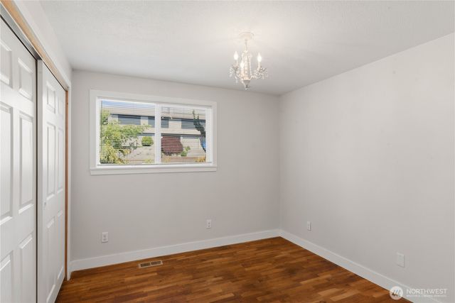 5530 Frances Avenue NE, Tacoma, WA 98422