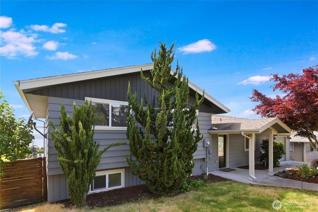 5530 Frances Avenue NE, Tacoma, WA 98422