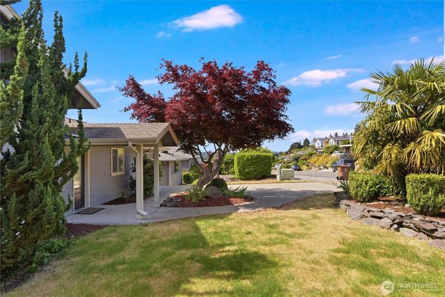 5530 Frances Avenue NE, Tacoma, WA 98422