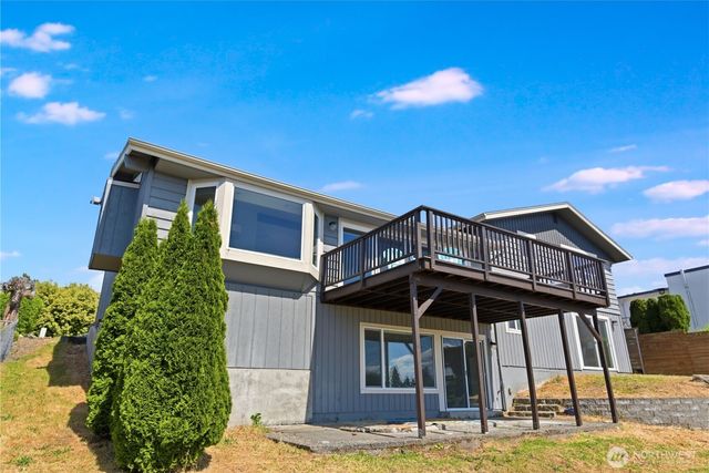 5530 Frances Avenue NE, Tacoma, WA 98422