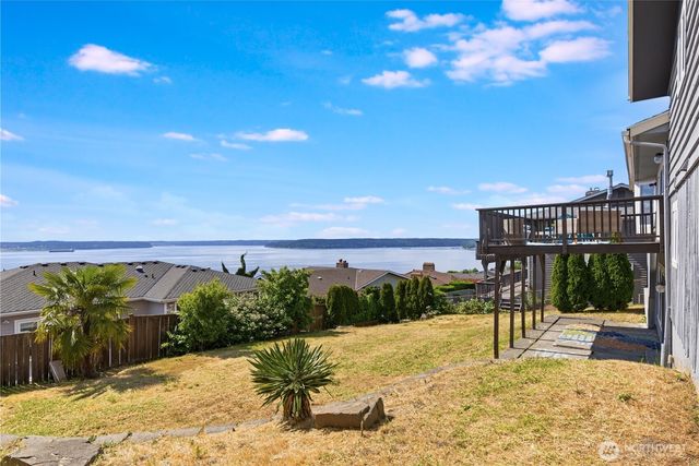5530 Frances Avenue NE, Tacoma, WA 98422