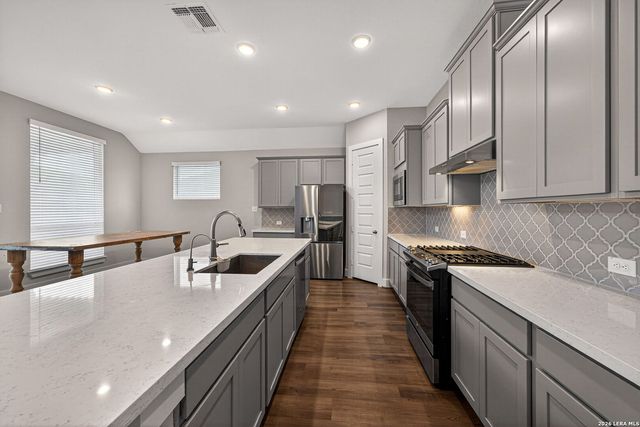 154 Lily Pass, Castroville, TX 78009