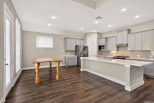 154 Lily Pass, Castroville, TX 78009