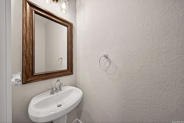 154 Lily Pass, Castroville, TX 78009