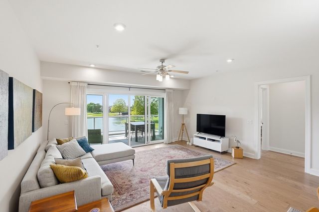 5233 Highpointe Lakes Drive, 202, Westerville, OH 43081