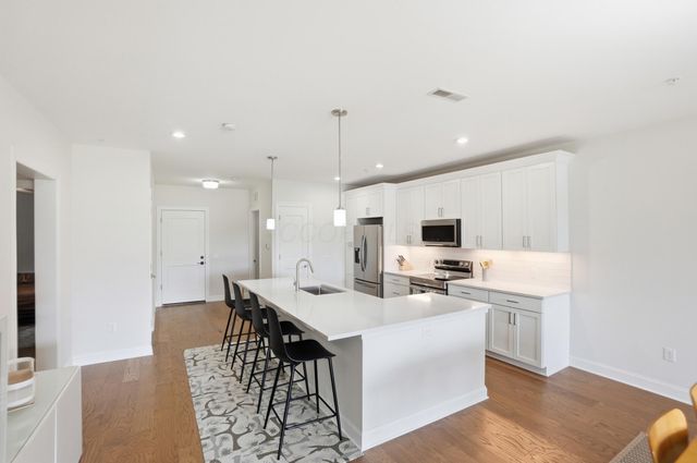 5233 Highpointe Lakes Drive, 202, Westerville, OH 43081