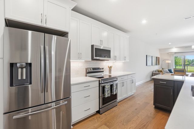 5233 Highpointe Lakes Drive, 202, Westerville, OH 43081