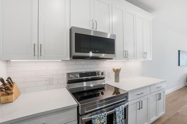 5233 Highpointe Lakes Drive, 202, Westerville, OH 43081