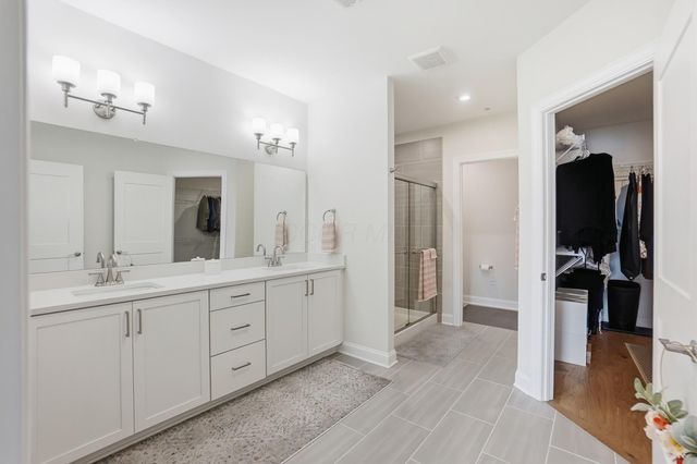 5233 Highpointe Lakes Drive, 202, Westerville, OH 43081