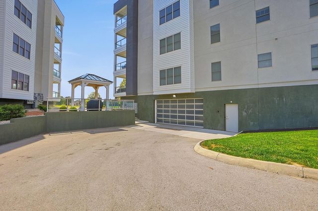 5233 Highpointe Lakes Drive, 202, Westerville, OH 43081