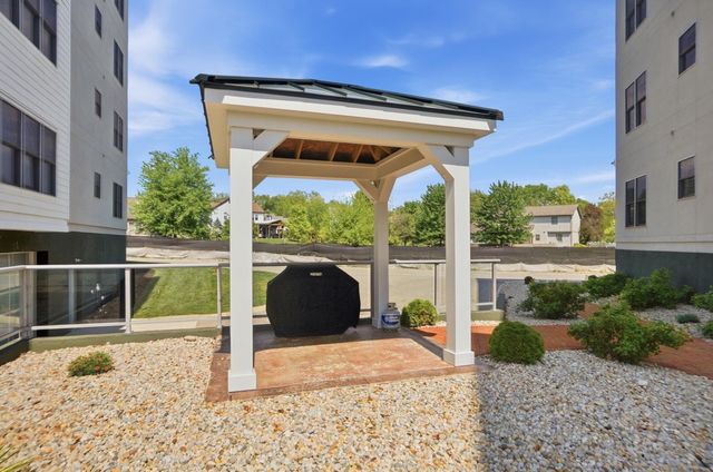 5233 Highpointe Lakes Drive, 202, Westerville, OH 43081