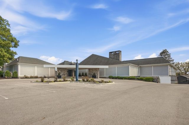 5233 Highpointe Lakes Drive, 202, Westerville, OH 43081