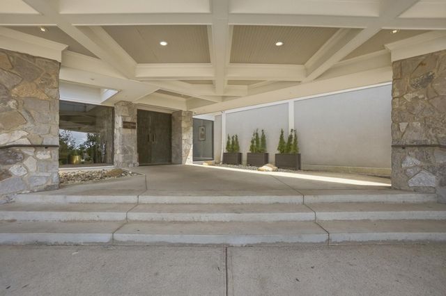 5233 Highpointe Lakes Drive, 202, Westerville, OH 43081