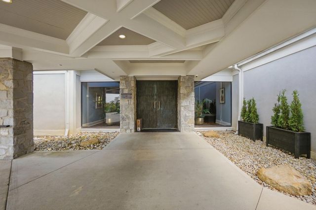 5233 Highpointe Lakes Drive, 202, Westerville, OH 43081