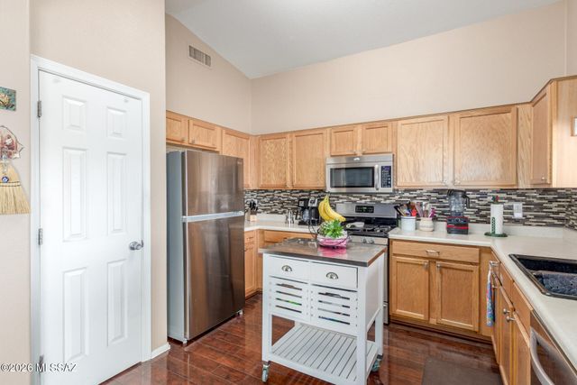 2150 W Roundwood Place, Tucson, AZ 85745