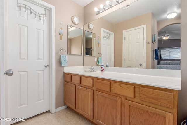 2150 W Roundwood Place, Tucson, AZ 85745