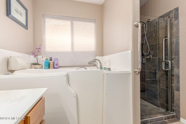 2150 W Roundwood Place, Tucson, AZ 85745