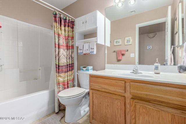 2150 W Roundwood Place, Tucson, AZ 85745