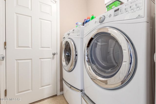 2150 W Roundwood Place, Tucson, AZ 85745