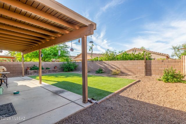 2150 W Roundwood Place, Tucson, AZ 85745