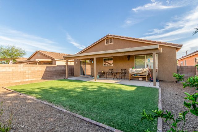 2150 W Roundwood Place, Tucson, AZ 85745