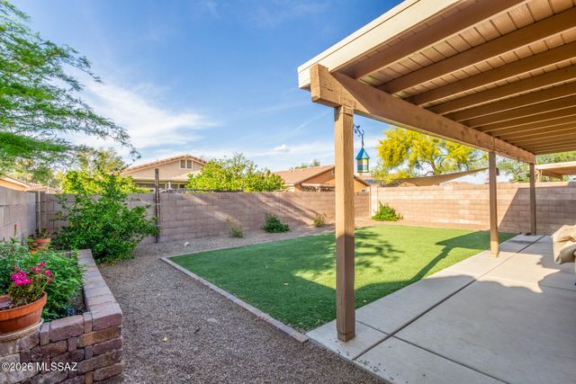 2150 W Roundwood Place, Tucson, AZ 85745