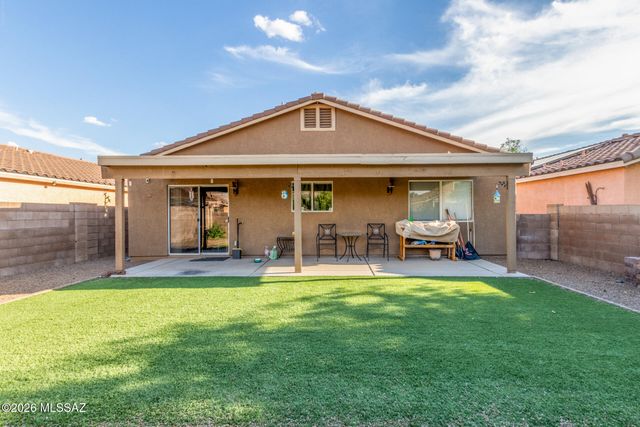 2150 W Roundwood Place, Tucson, AZ 85745