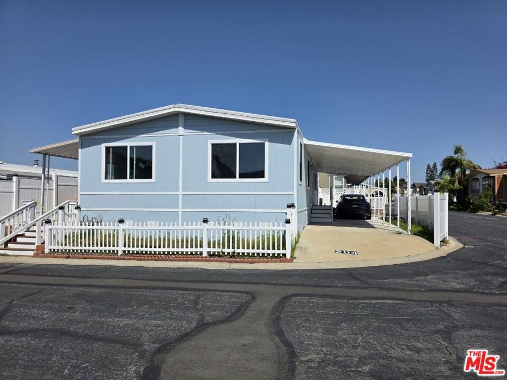 17700 S Avalon Boulevard 204, Carson, CA 90746 — exterior