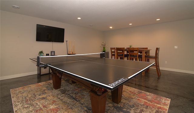 3917 Pikeview Drive, Center Point, IA 52213